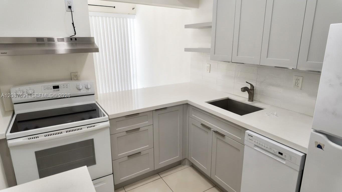 200 177th Drive 308, Sunny Isles Beach, FL 33160 photo 7