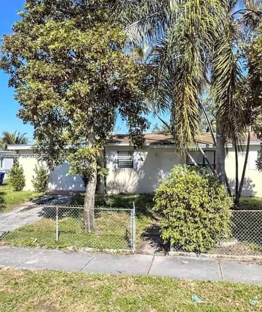 4711 SW 31st Drive, West Park, FL 33023