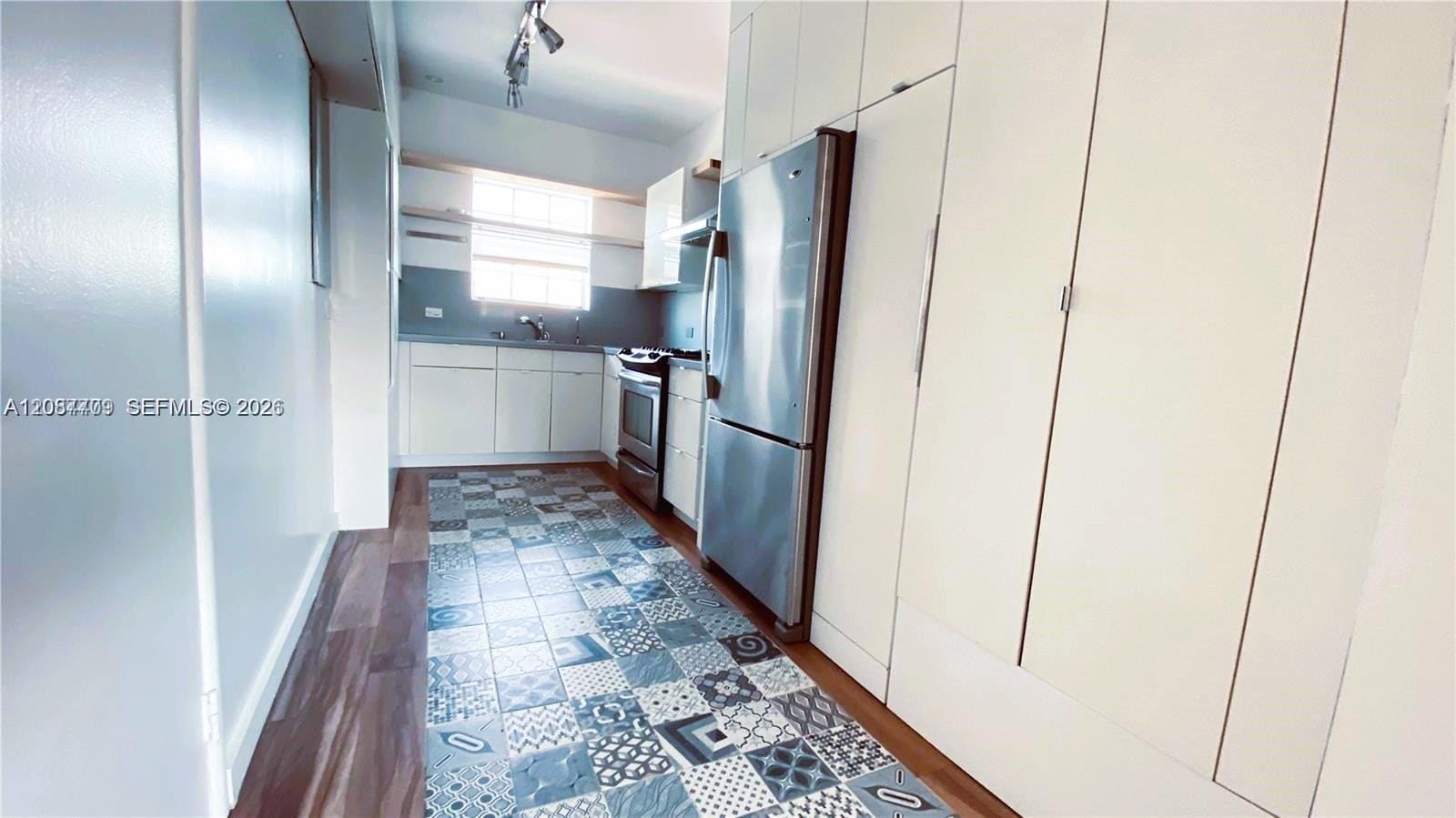 8620 Byron Avenue 86208A, Miami Beach, FL 33141 photo 3