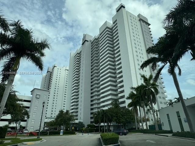 15051 Royal Oaks Lane 701, North Miami, FL 33181 photo 2