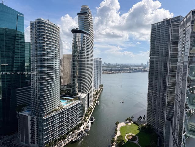 77 SE 5th Street 4003, Miami, FL 33131