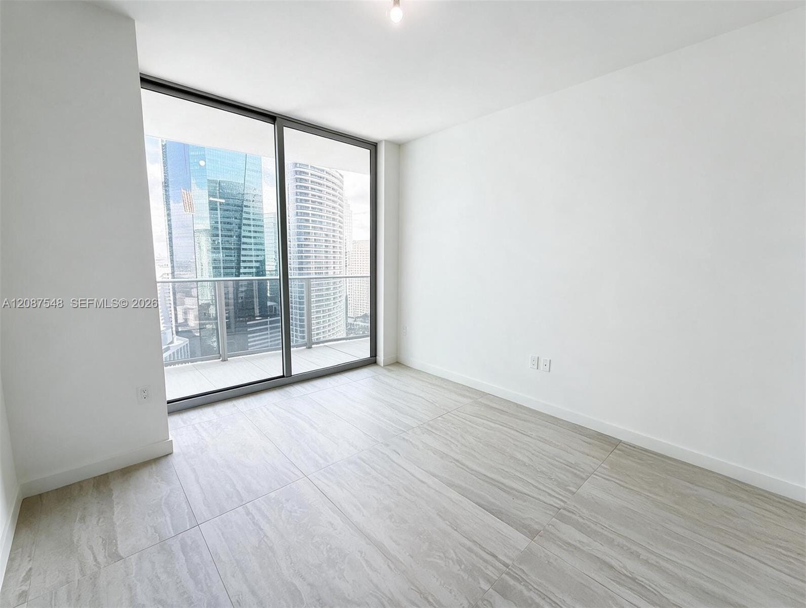 77 SE 5th Street 4003, Miami, FL 33131 photo 18
