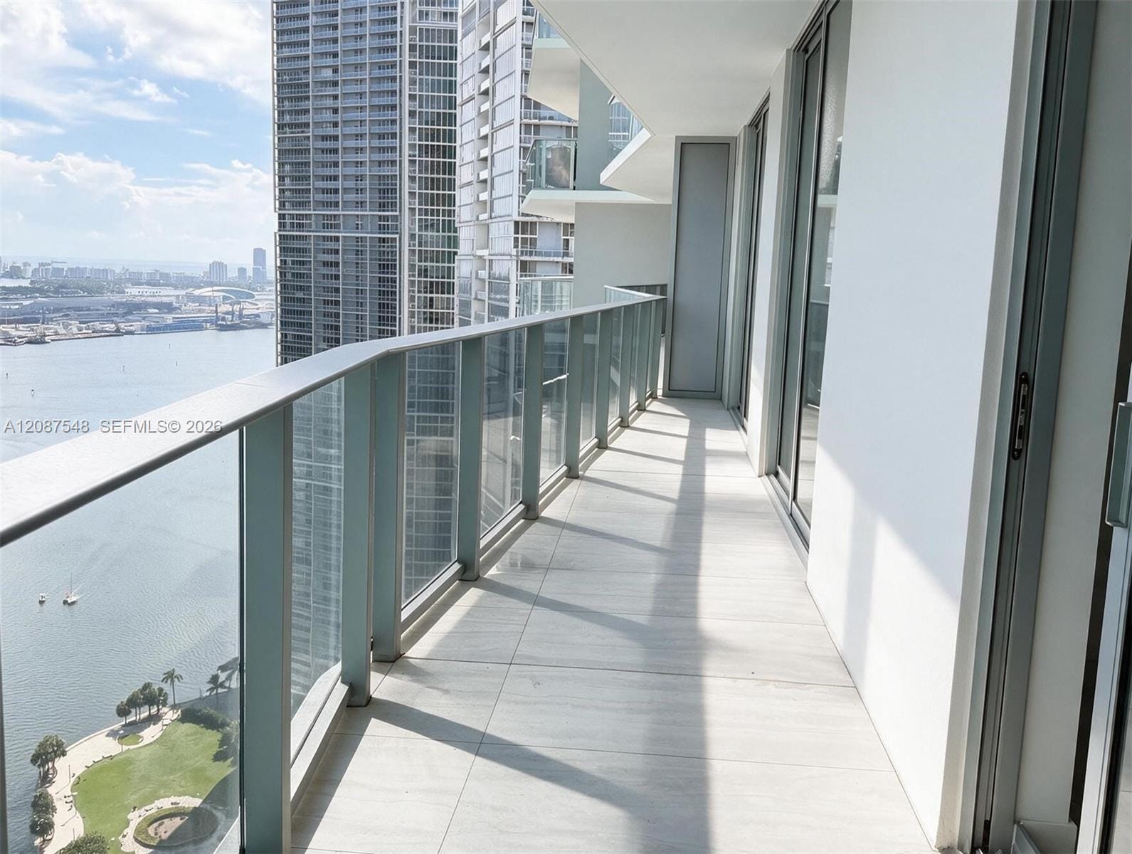 77 SE 5th Street 4003, Miami, FL 33131 photo 3
