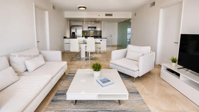 50 Biscayne Boulevard 4106, Miami, FL 33132