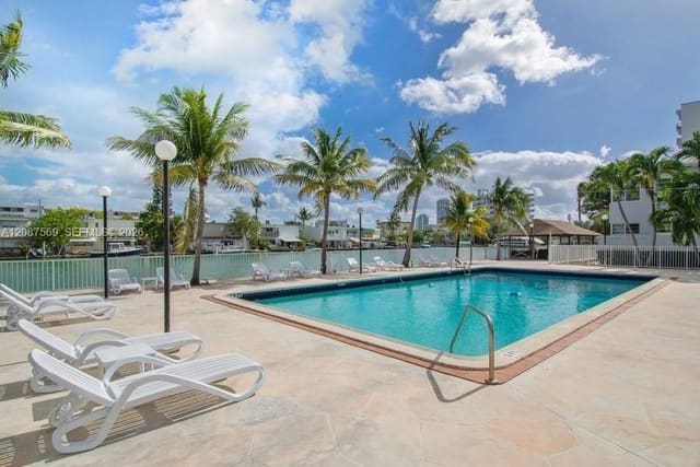 7207 Bay Drive 9, Miami Beach, FL 33141
