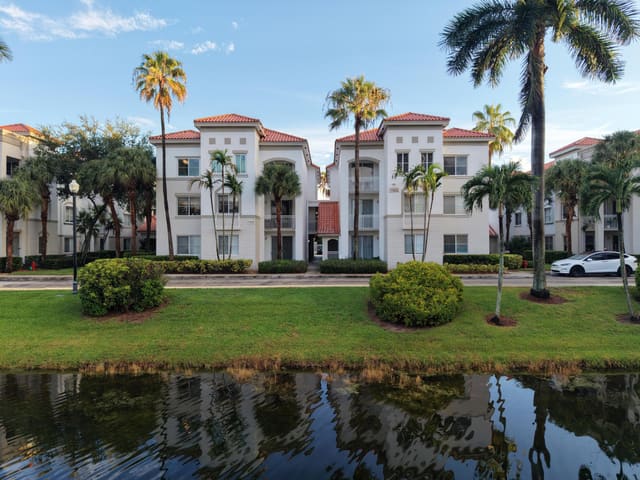 11033 LEGACY Boulevard 104, Palm Beach Gardens, FL 33410
