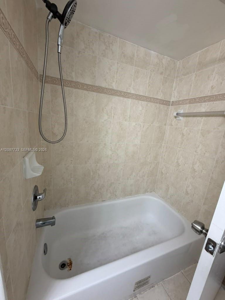 4746 NW 97th Place 216, Doral, FL 33178 photo 11