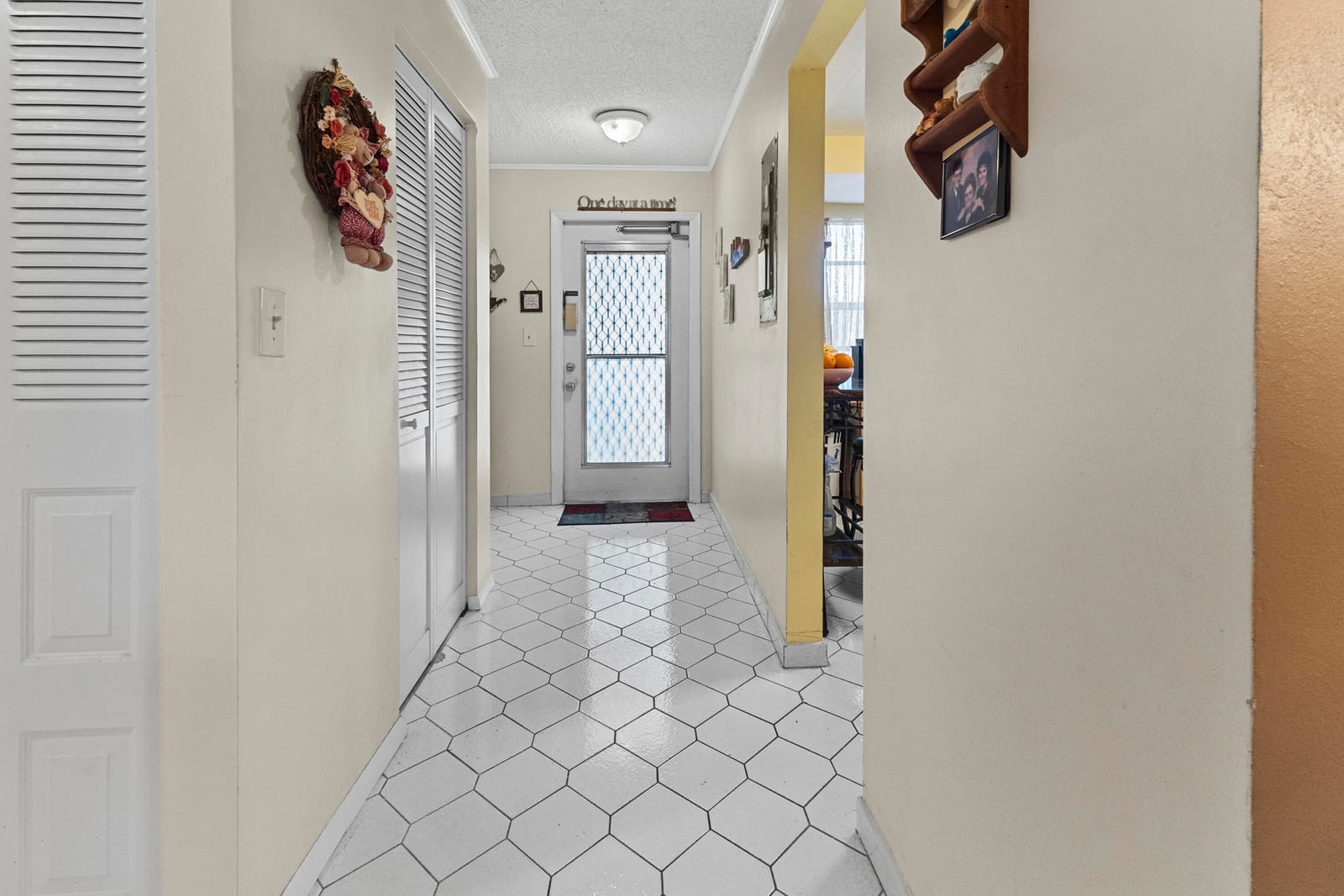 1470 NW 80th Avenue Apt 204 — photo 3