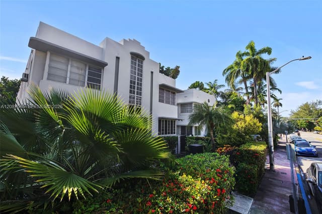 1525 Meridian Avenue 202, Wallian Co Op Apts Inc, Miami Beach, FL