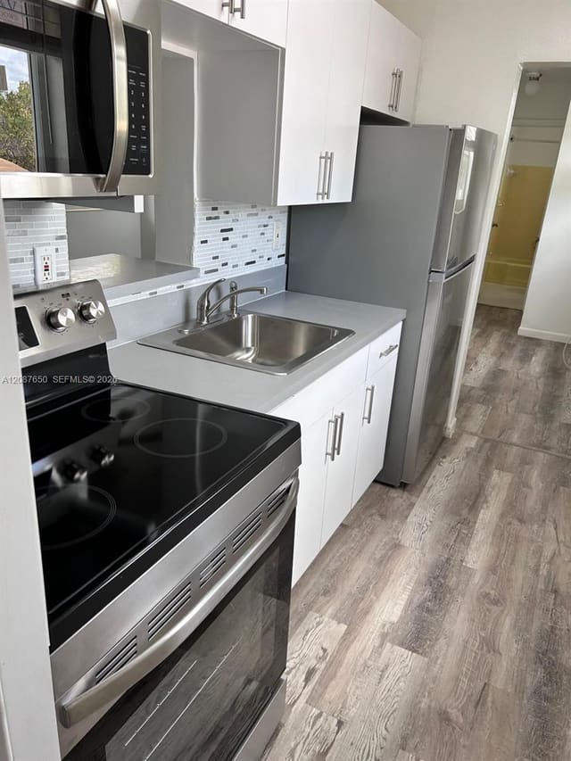 16911 NE 21st Avenue 8, North Miami Beach, FL 33162