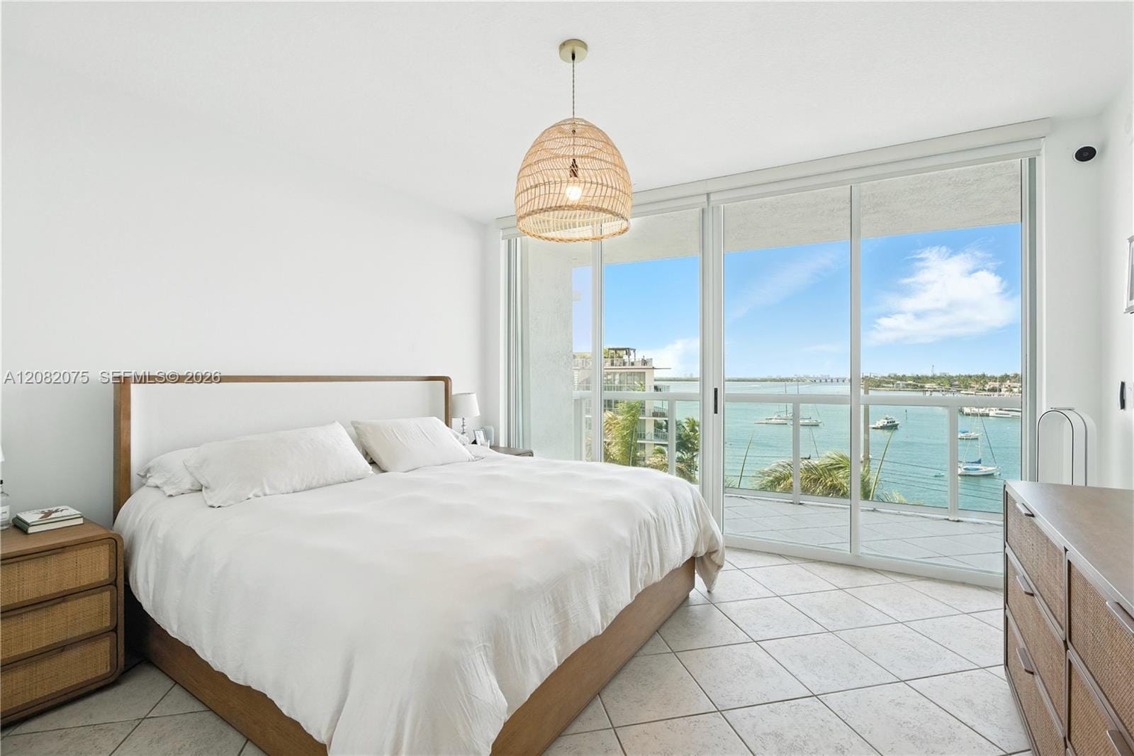 10 Venetian Way 604 — photo 8