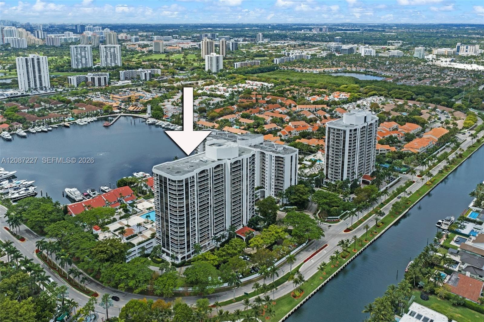 3640 Yacht Club Drive 1807 — photo 3