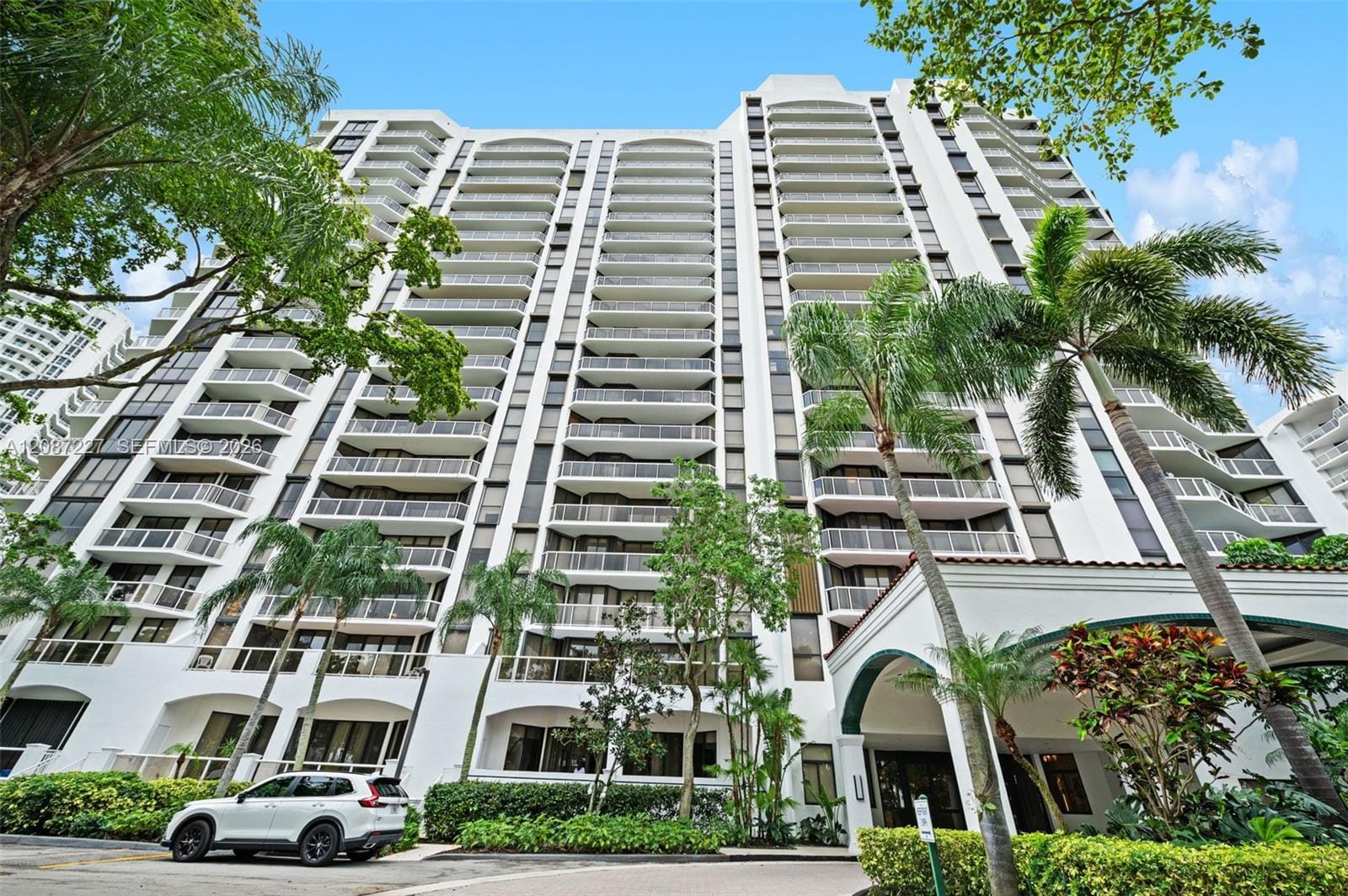3640 Yacht Club Drive 1807 — photo 4