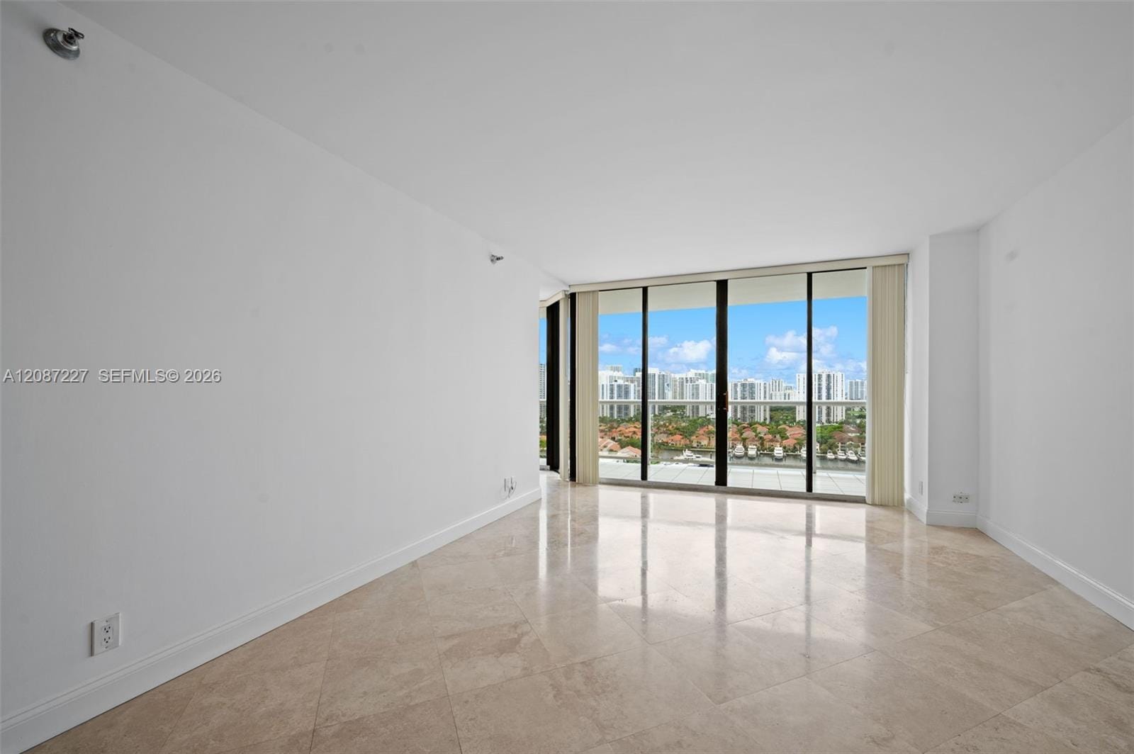 3640 Yacht Club Drive 1807 — photo 7
