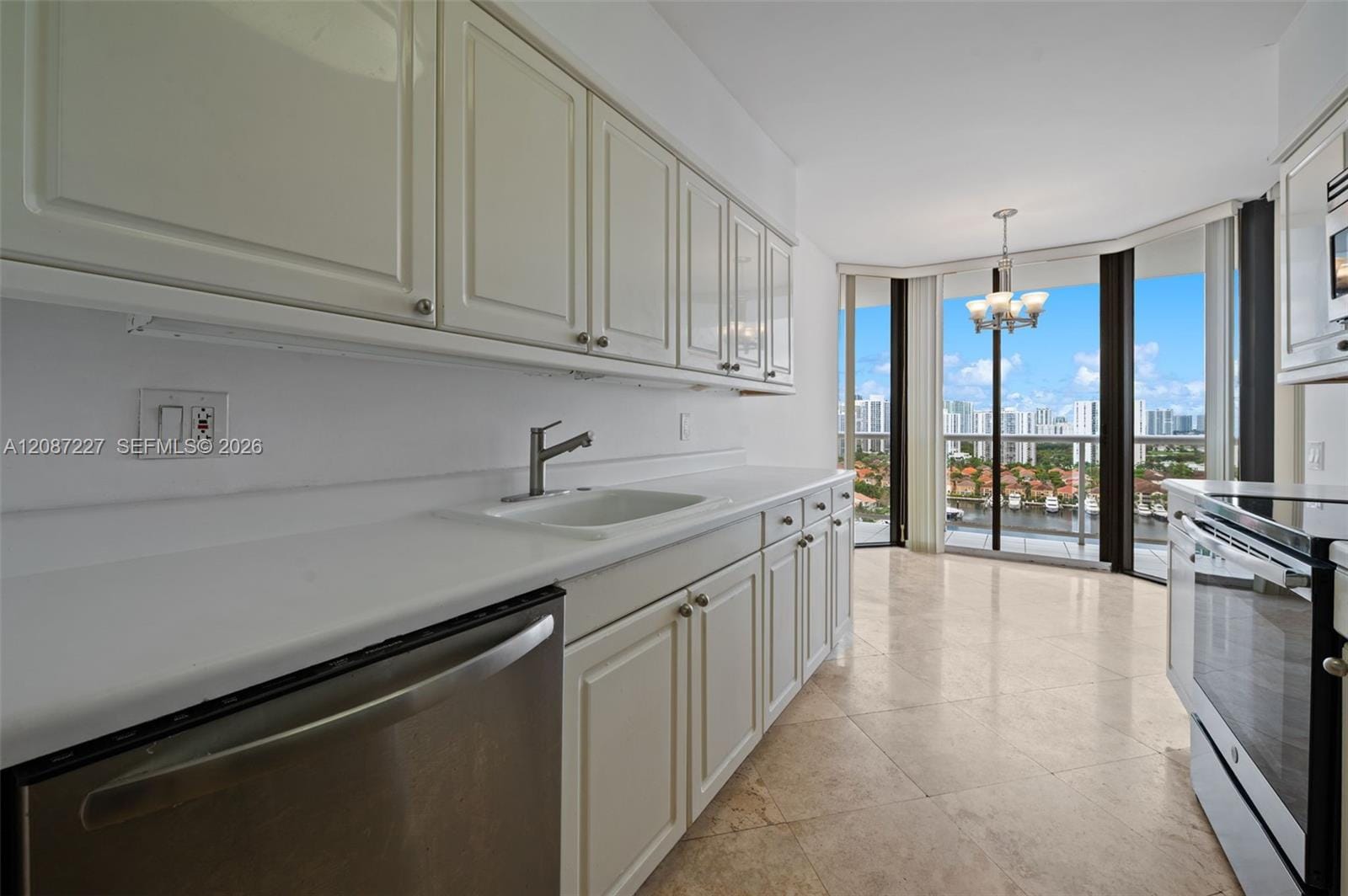 3640 Yacht Club Drive 1807 — photo 10