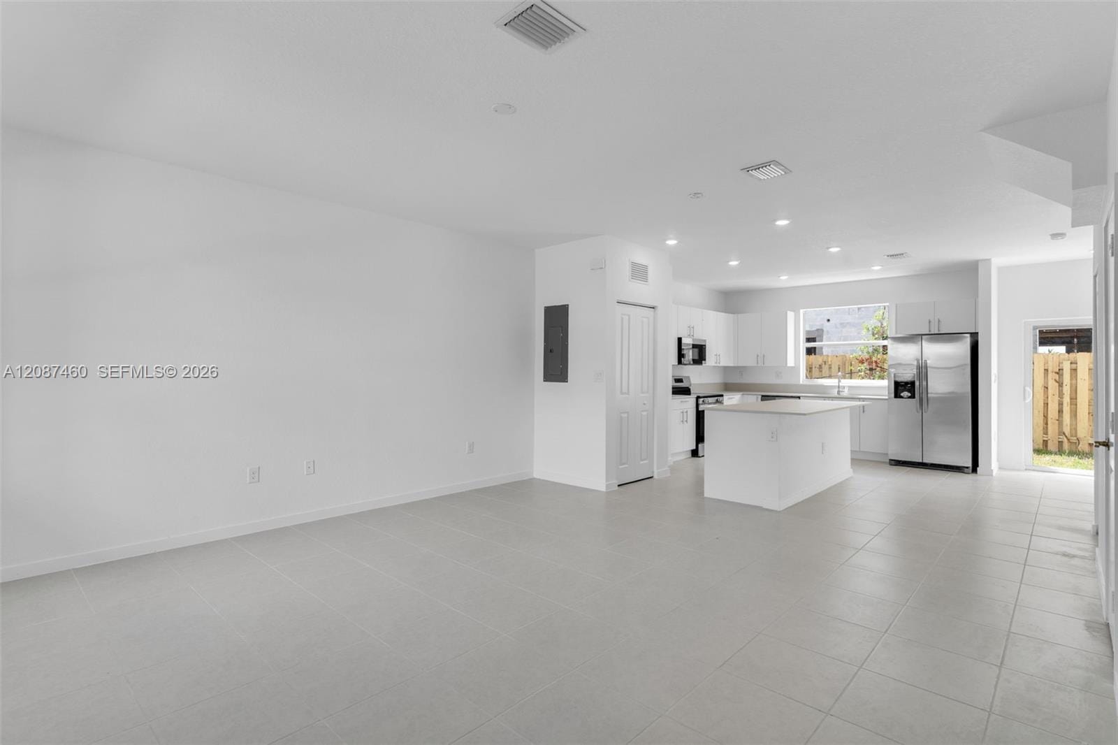 1081 SE 3rd Street — photo 5