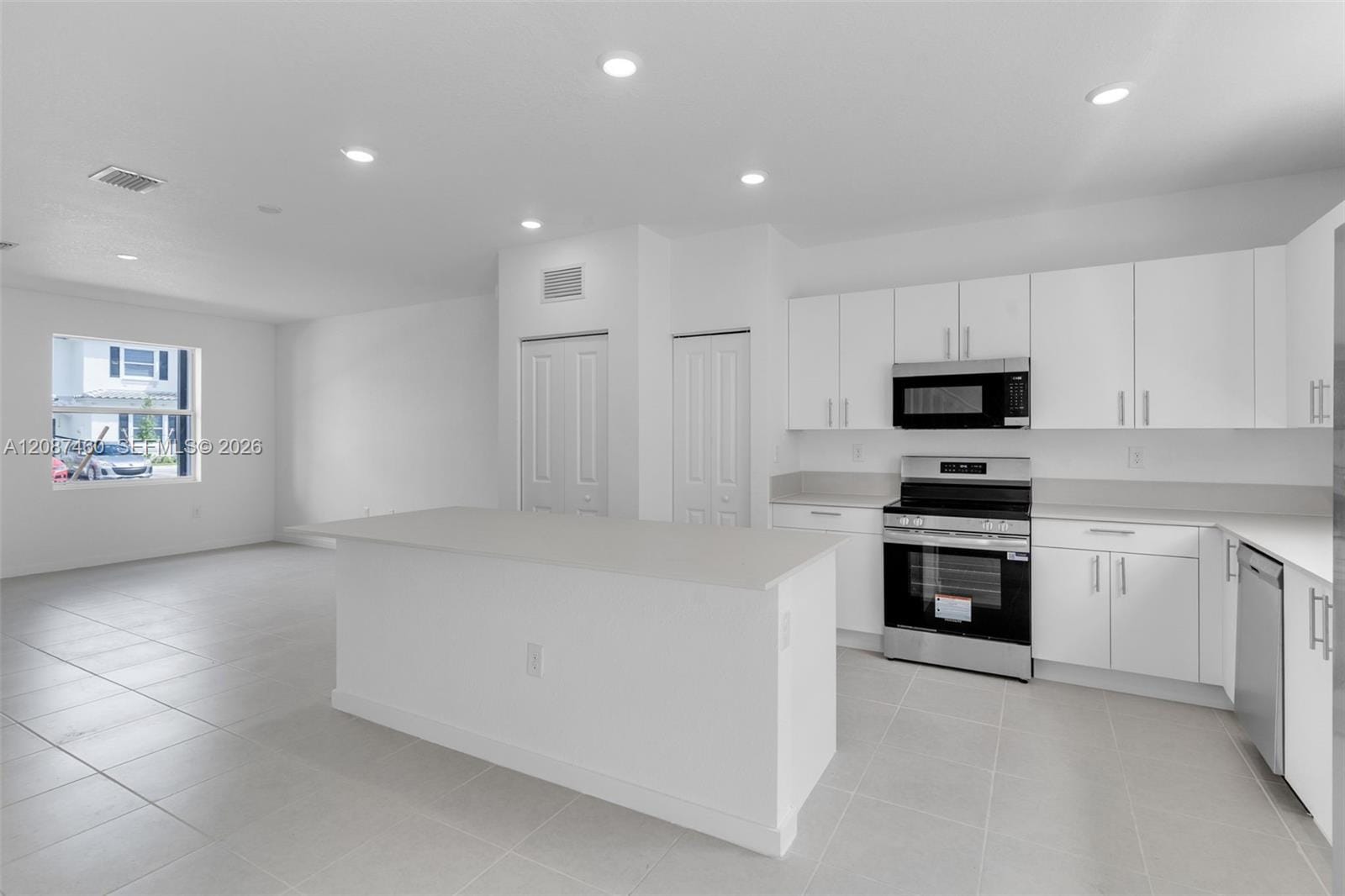 1081 SE 3rd Street — photo 10