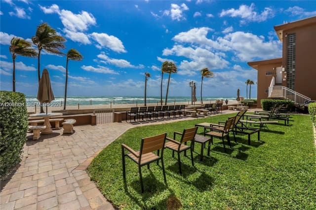 3300 N Surf Road 1A, Hollywood, FL 33019