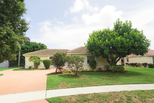 6788 Las Colinas Street, Lake Worth, FL 33463