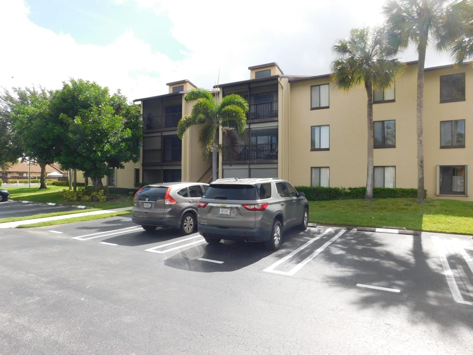 627 SEA PINE Way A2, Greenacres, FL 33415 photo 2