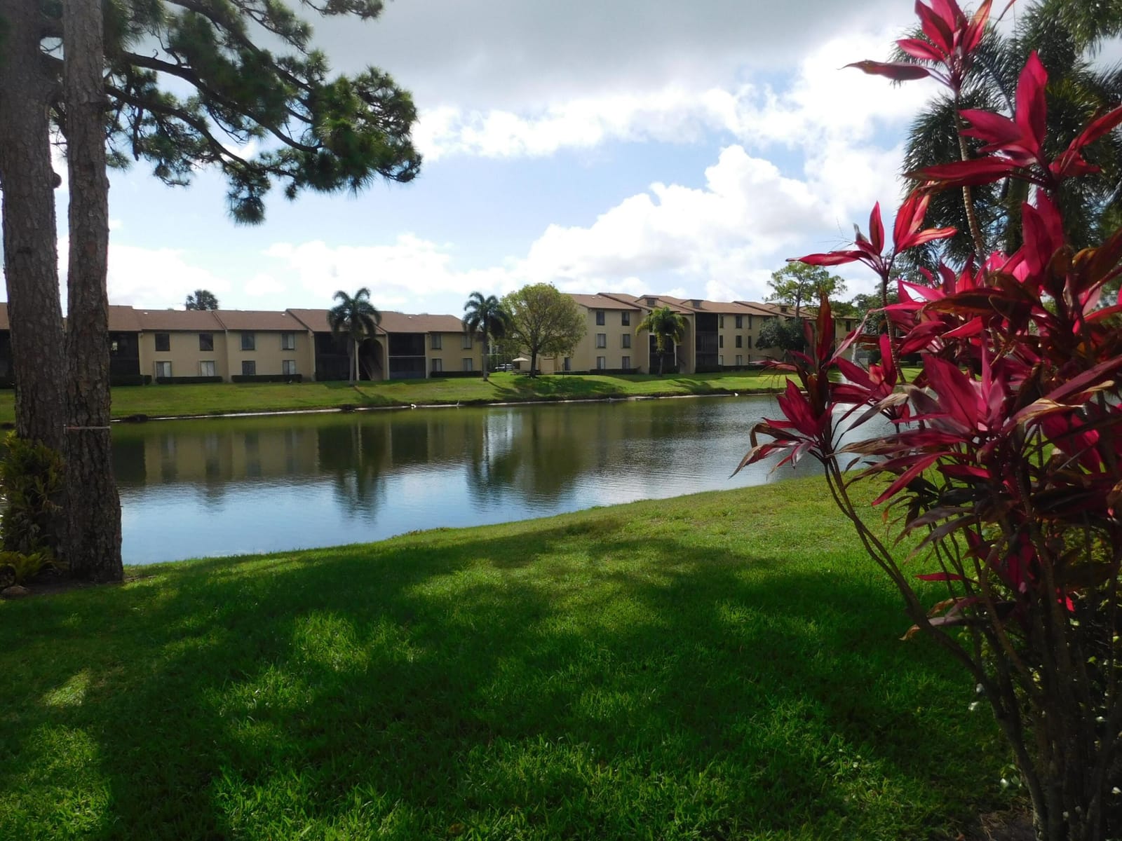 627 SEA PINE Way A2, Greenacres, FL 33415 photo 4