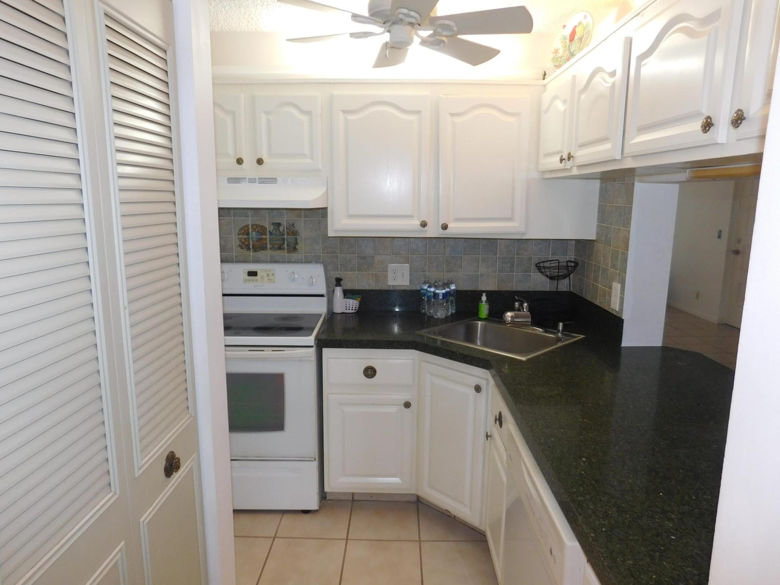 627 SEA PINE Way A2, Greenacres, FL 33415 photo 8
