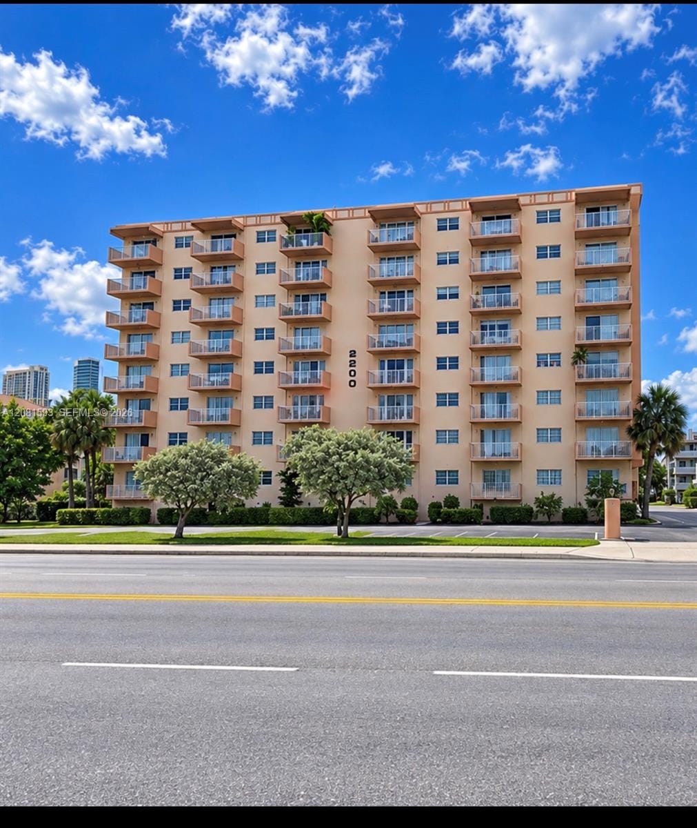2200 E Hallandale Beach Boulevard 610 — photo 4