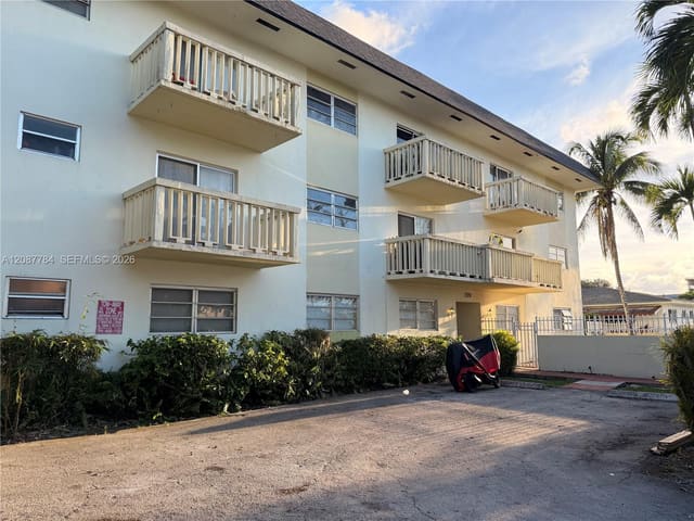 770 NE 128th Street 304, North Miami, FL 33161