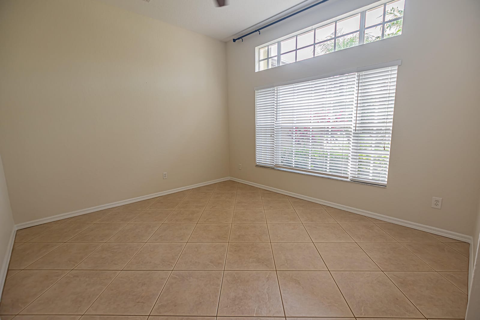 208 SW Whitewood Drive, Port St. Lucie, FL 34953 photo 7