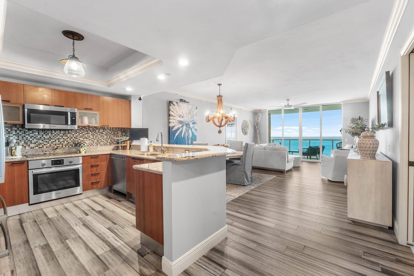 2650 Lake Shore Drive 2102 — photo 3
