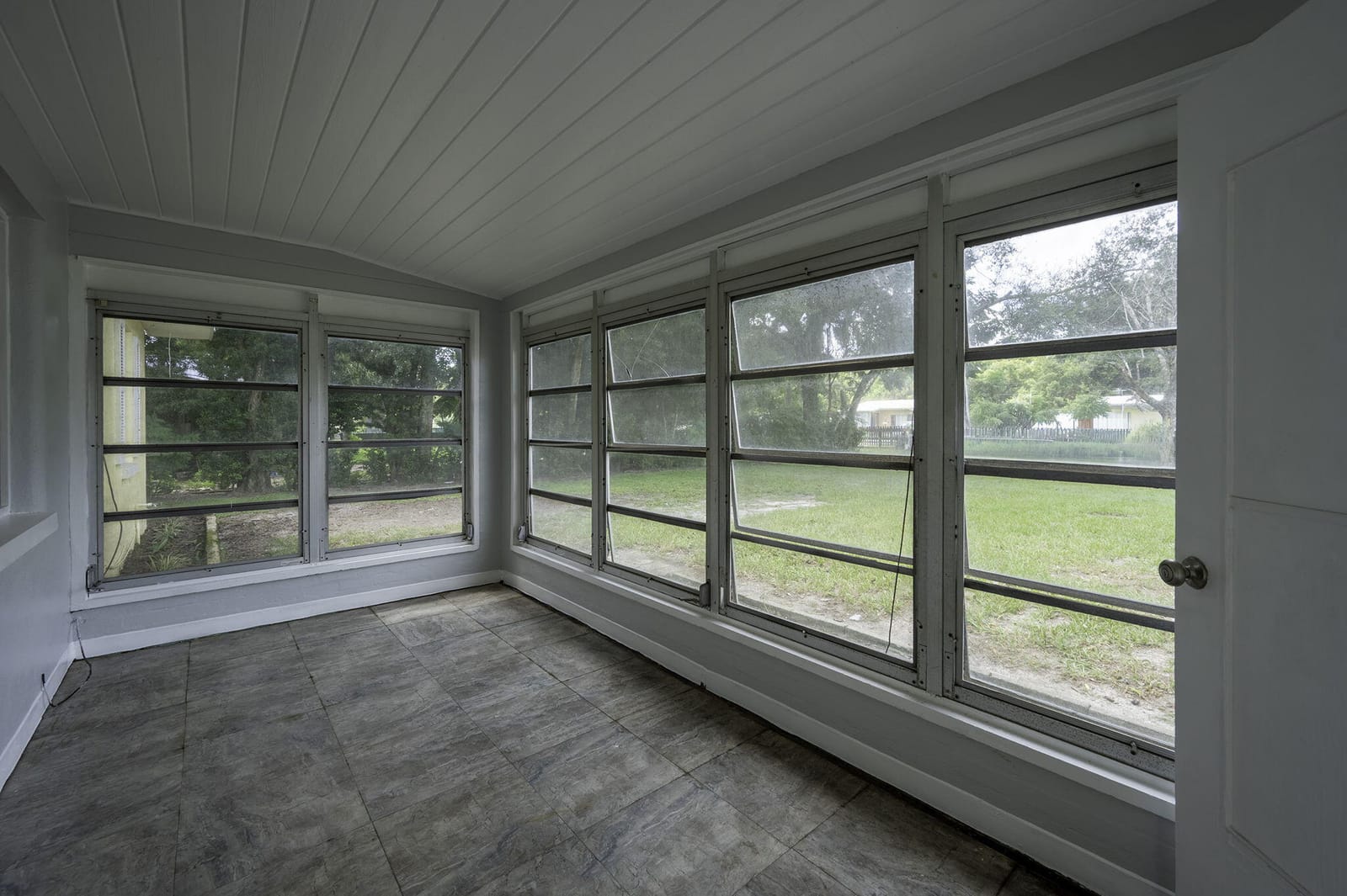 5136 Studio Drive — photo 3