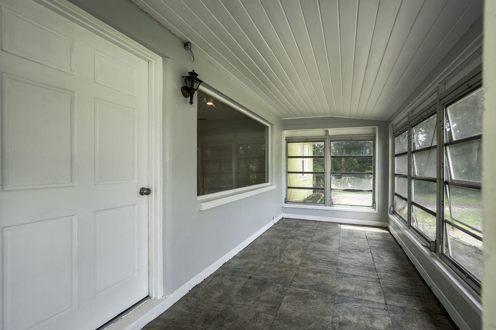 5136 Studio Drive — photo 4