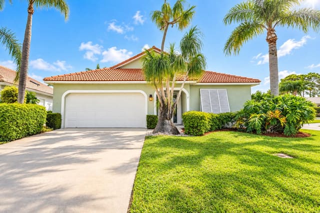 6193 SE WINDSONG Lane, Stuart, FL 34997