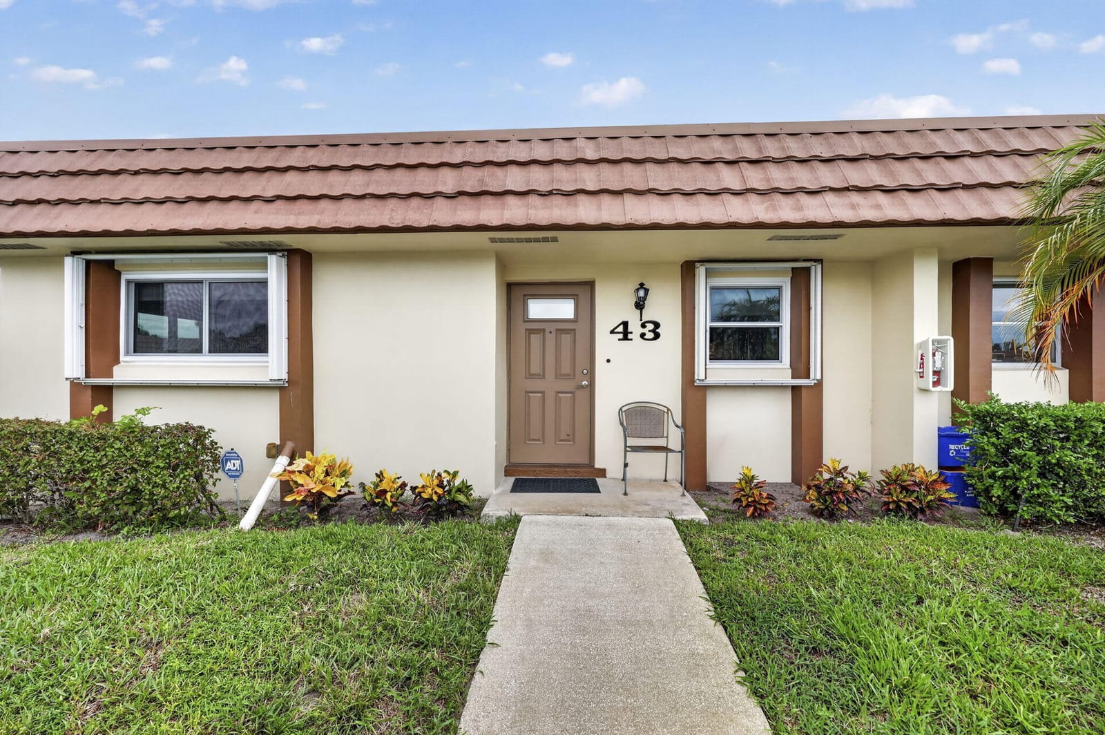 5730 Fernley Drive E 43