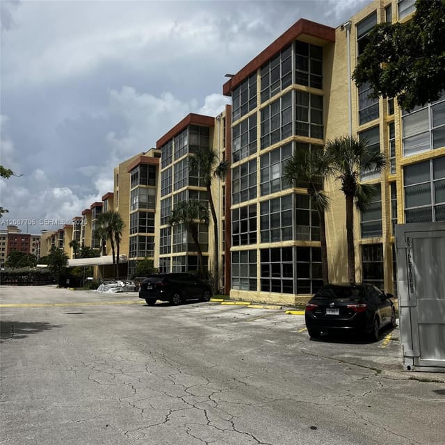200 172nd Street 504, Sunny Isles Beach, FL 33160