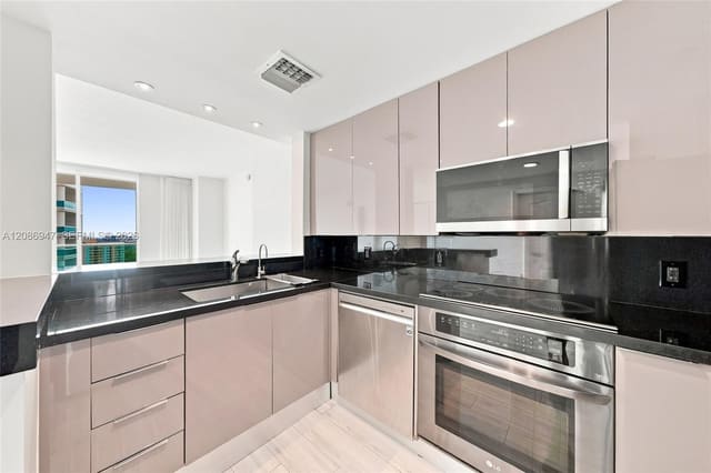 2101 Brickell Avenue 3107, Miami, FL 33129