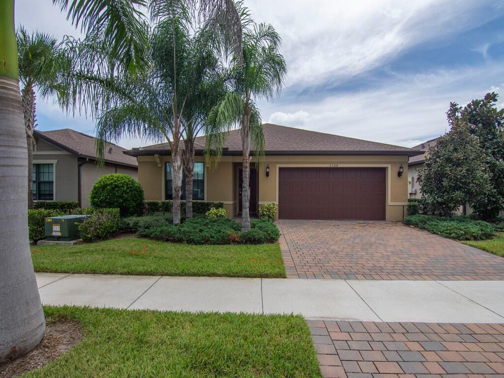 5288 Jasper Square, Vero Beach, FL 32967 - photo 1 of 30