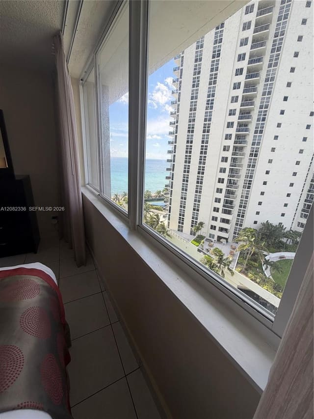 19201 Collins Avenue 943, Sunny Isles Beach, FL 33160
