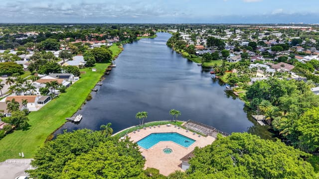 905 NW 21ST Way, Delray Beach, FL 33445