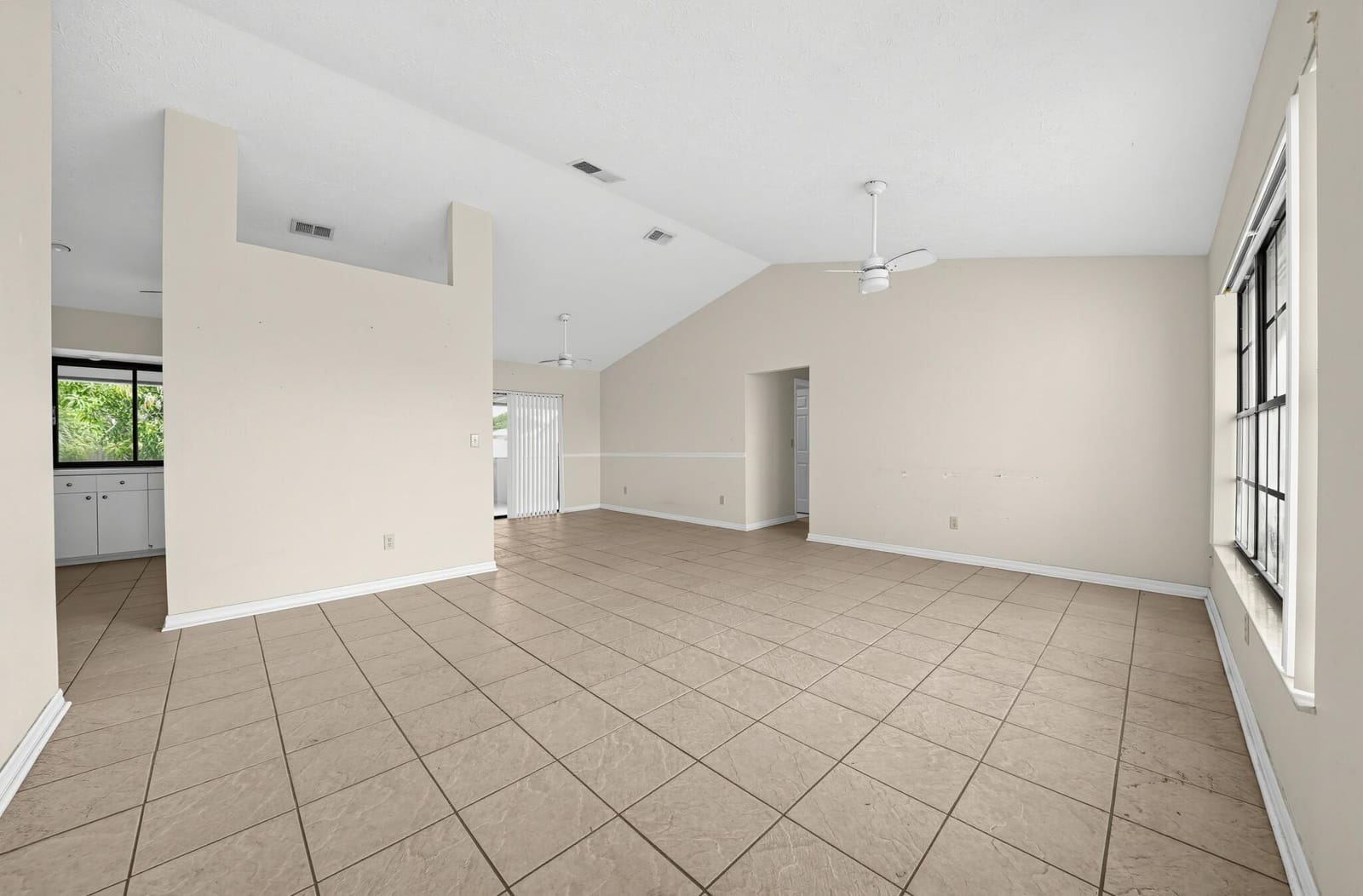 3109 SE MALL Terrace, Port St. Lucie, FL 34984 photo 9