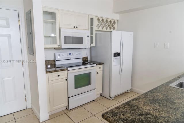 1 Glen Royal Parkway 809, Miami, FL 33125