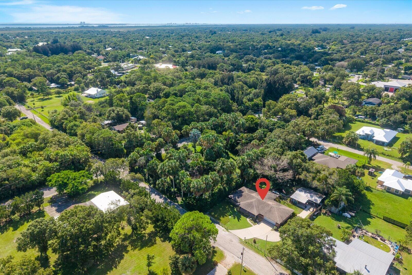 351 BAYSINGER Avenue, Fort Pierce, FL 34982 photo 2