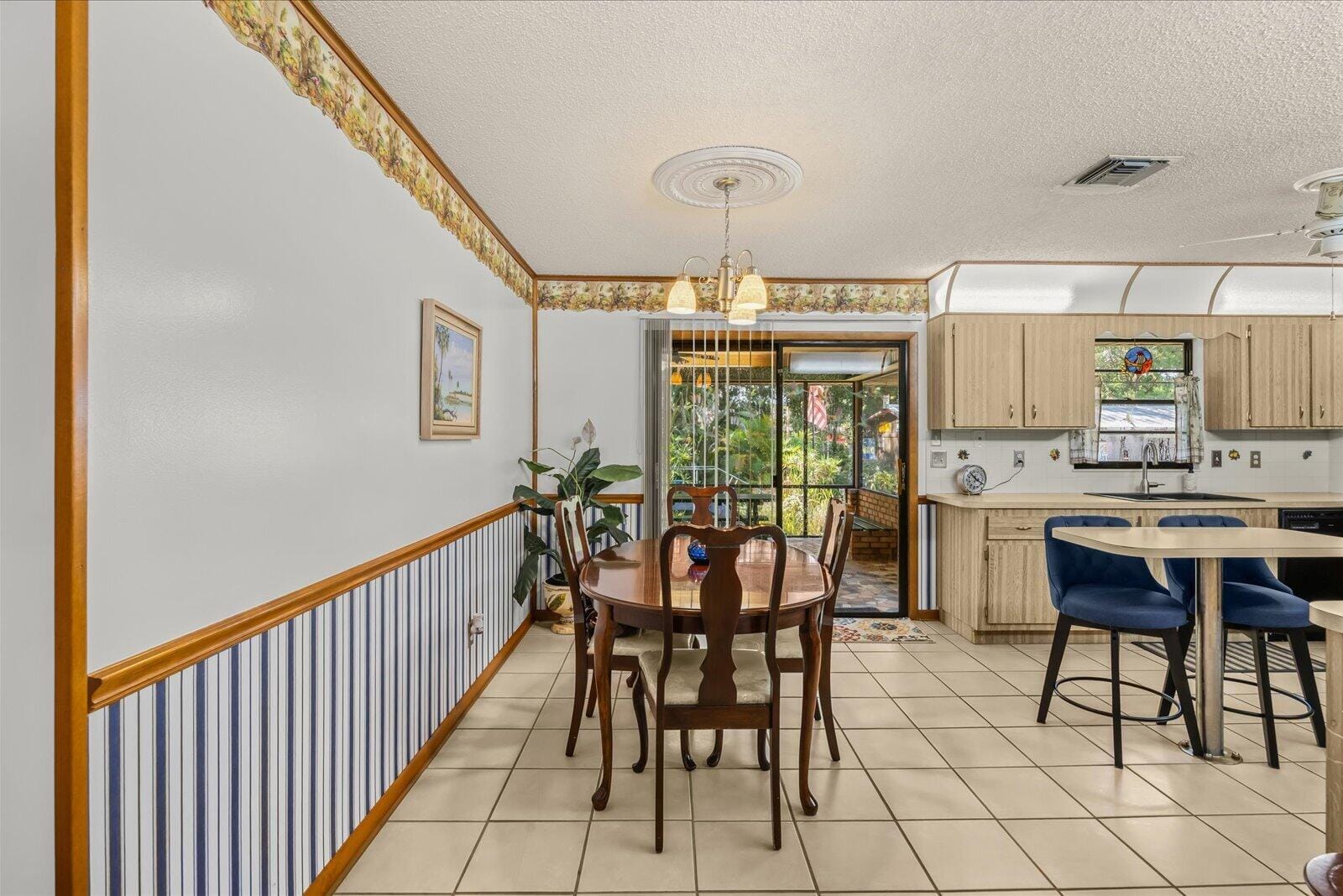 351 BAYSINGER Avenue, Fort Pierce, FL 34982 photo 11