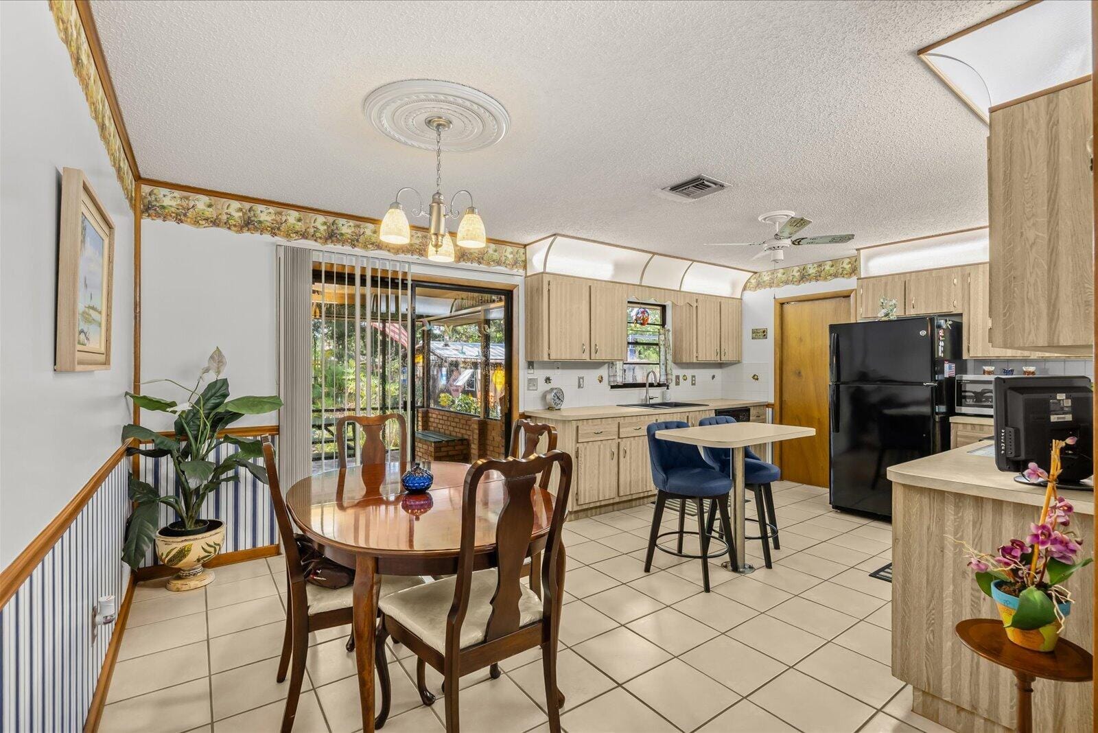 351 BAYSINGER Avenue, Fort Pierce, FL 34982 photo 10