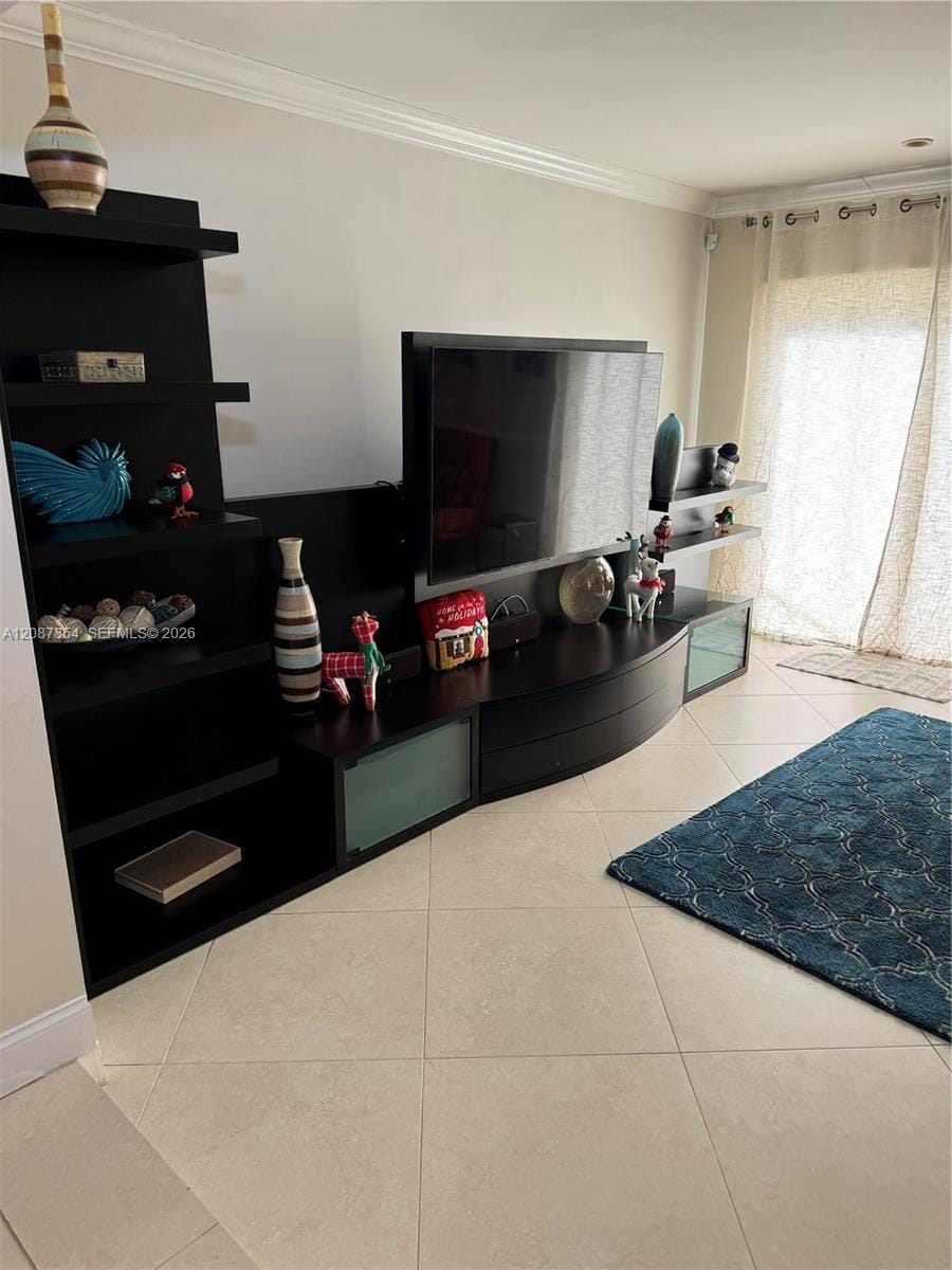 2448 Holly Lane . — photo 10