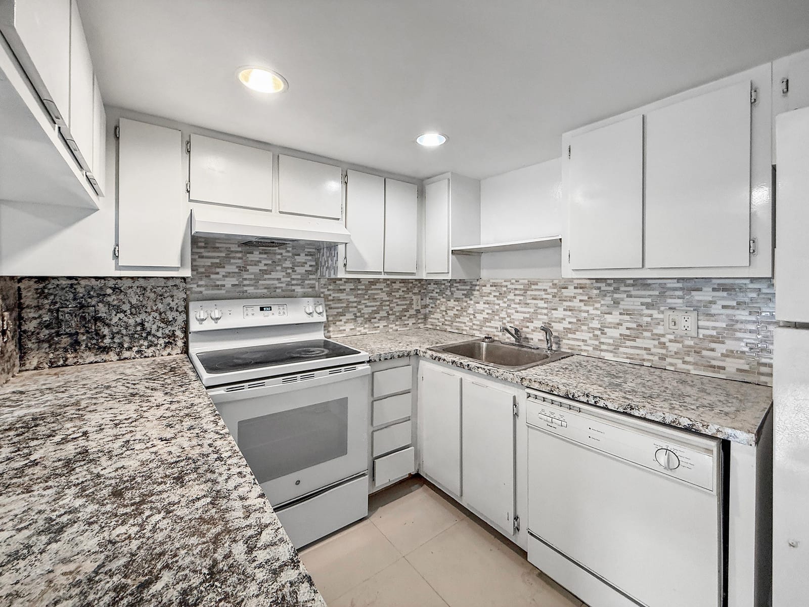 8290 LAKE Drive 250, Doral, FL 33166 photo 6