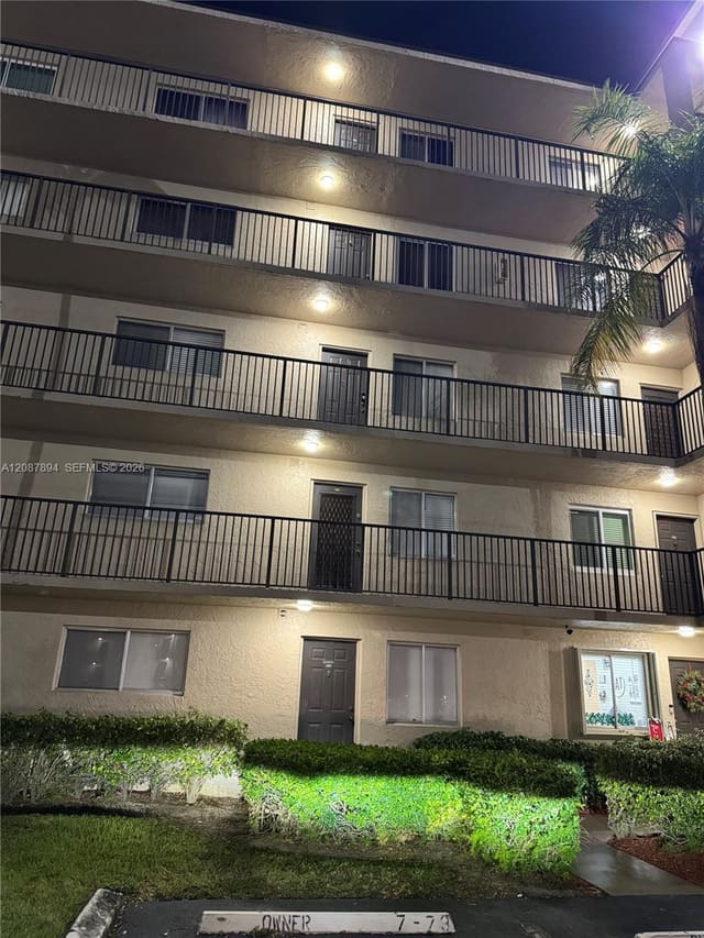 7840 NW 50th Street 209, Lauderhill, FL 33351