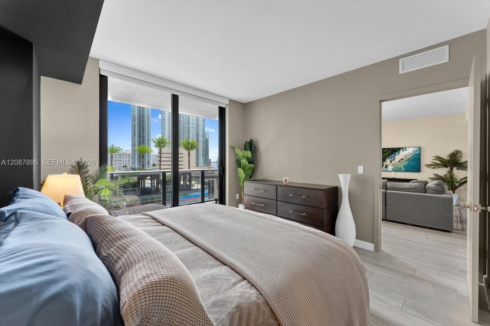 45 SW 9th Street 1002, Miami, FL 33130 photo 22
