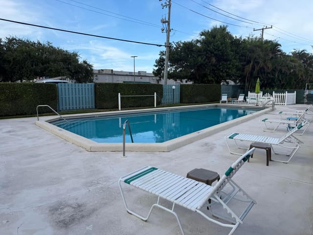 950 S Kanner Highway C 10, Stuart, FL 34994