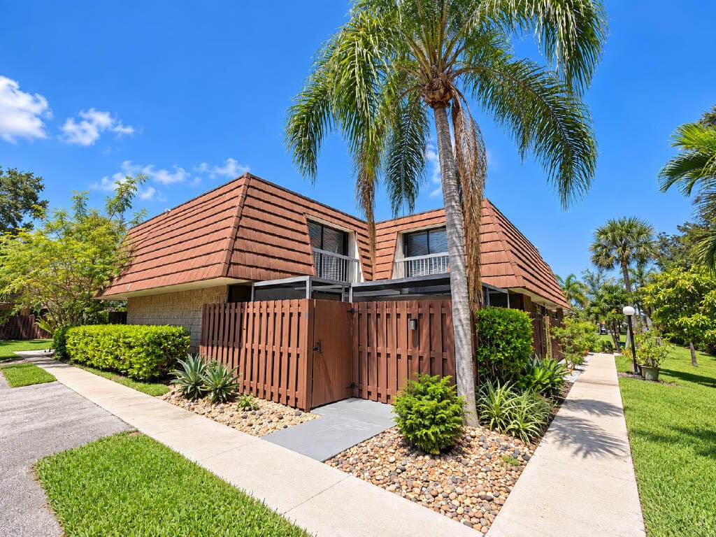 825 CENTER Street 5A, Jupiter, FL 33458 photo 1